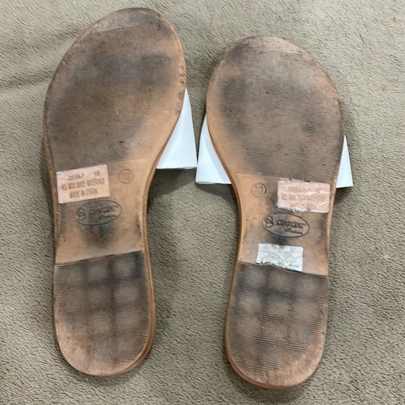 Ardene white/nude sandals - size 10 - Picture 3 of 3